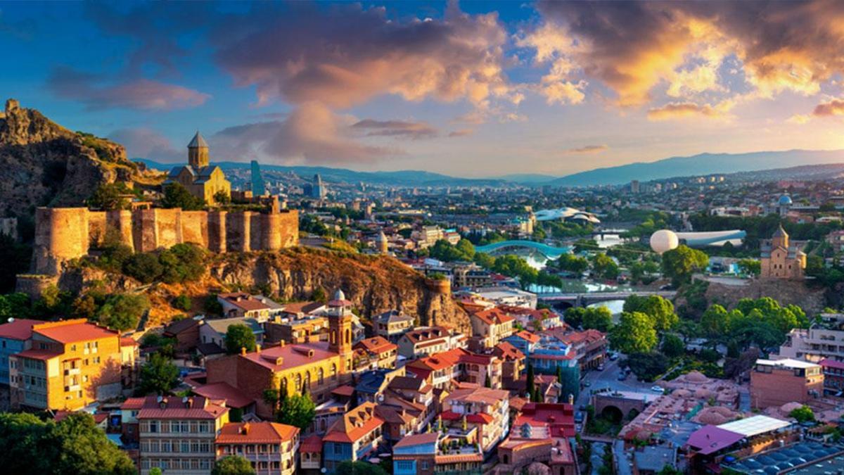 Où, comment obtenir, quand obtenir? Tout ce que vous devez savoir sur la Géorgie