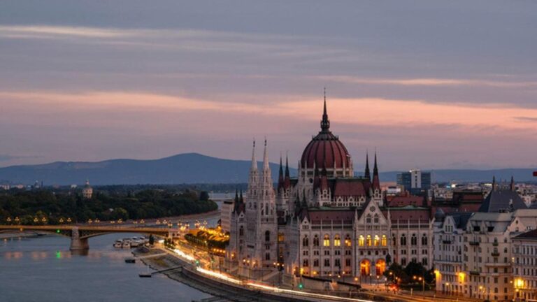 Lieux à visiter en Hongrie: Budapest, DeBrecan. Pecs … où séjourner en Hongrie? Quoi, où manger?