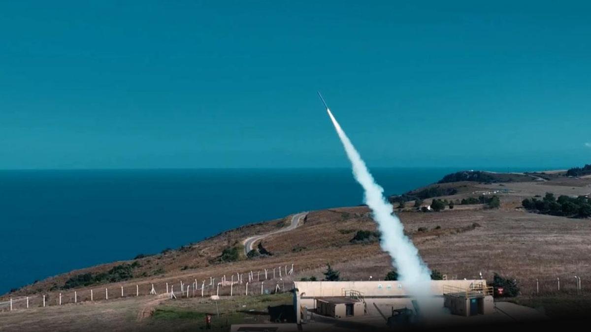 Full frappe la cible! Tentative de missile TrlG-122 de Roketsan