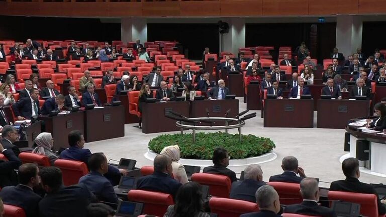 Le Parlement se rassemble extraordinaire pour Gaza