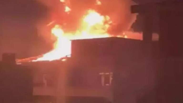 Désasure de tube à Beyoğlu! Explosé comme une bombe, versé dans la rue du quartier