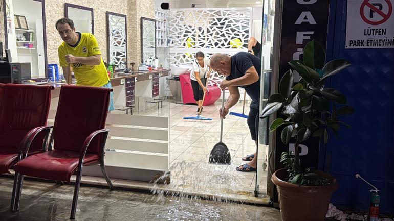 Torrence à Ordu: rue et rues sont retournées au lac