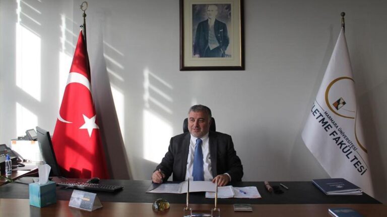 Prof. Dr. Qui est Mehmet Emin Okur? Qui était le nouveau recteur de l'Université Marmara?
