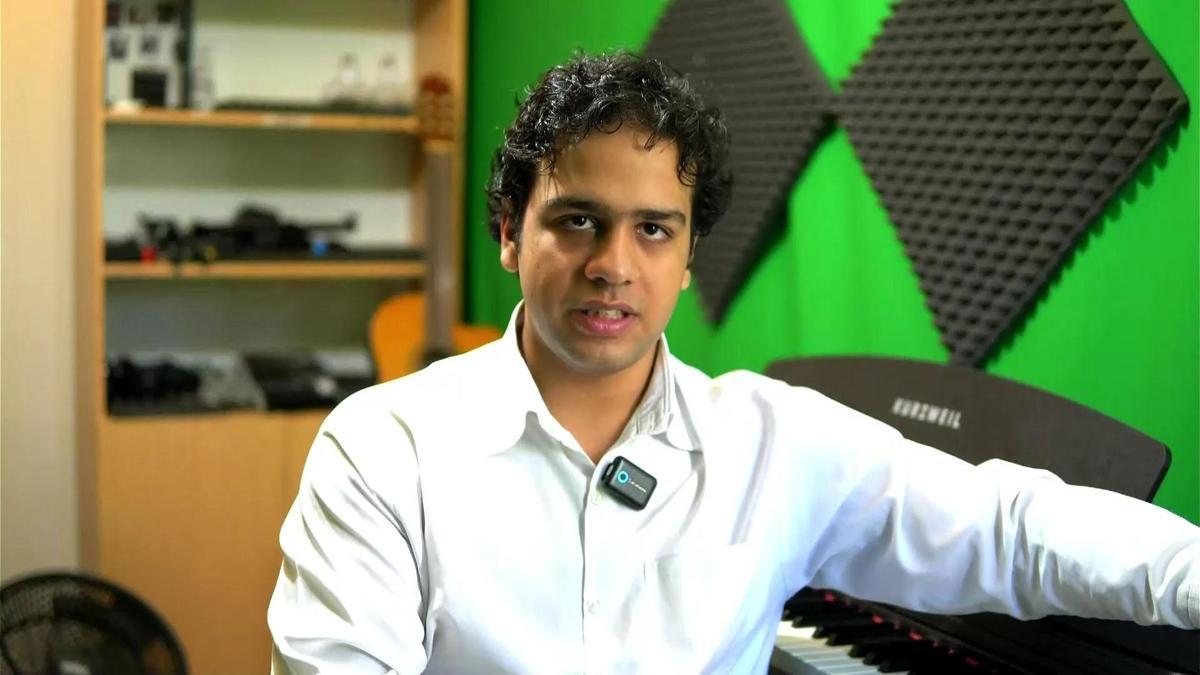 Jeune pianiste qui dépasse les obstacles: Emir Ali Najjarieh