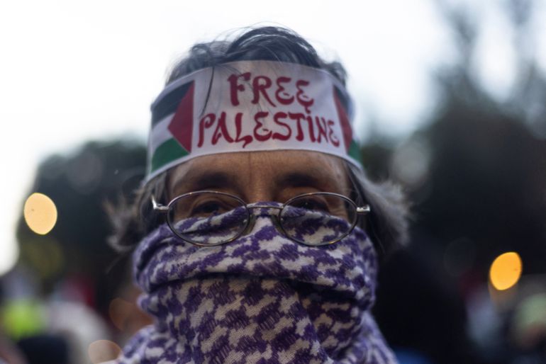 Un démonstrateur pro-palestinien participe à une marche lors d'un rassemblement en solidarité avec le Global Sumud Flotilla et Gaza, à Mexico, Mexique, 1er octobre 2025. Reuters / Quetzalli Nicte-Ha