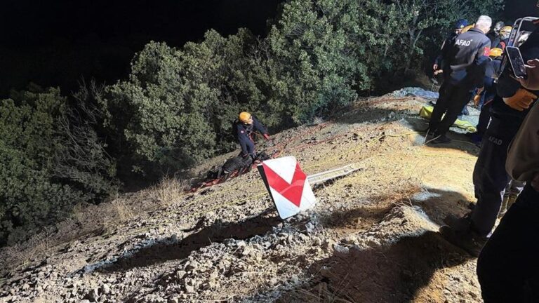 Voiture roulée dans la falaise à Sivas: 4 mortes