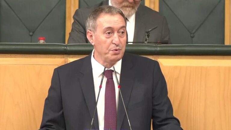 Une réponse maximaliste à la demande du parti DEM