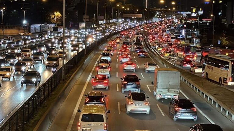 La densité du trafic à Istanbul a augmenté à 87 pour cent