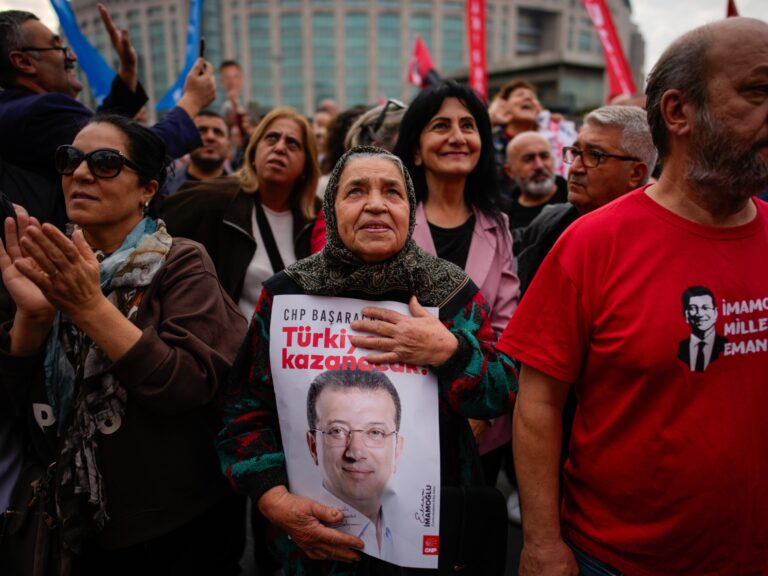 Un tribunal de Turquie accuse un leader de l'opposition emprisonné d' »espionnage politique »