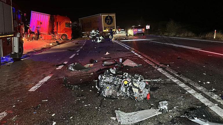 Son pneu a éclaté lors d'un dépassement, provoquant la terreur. Accident en chaîne impliquant 2 camions et 3 voitures à Edirne : 1 mort, 2 blessés