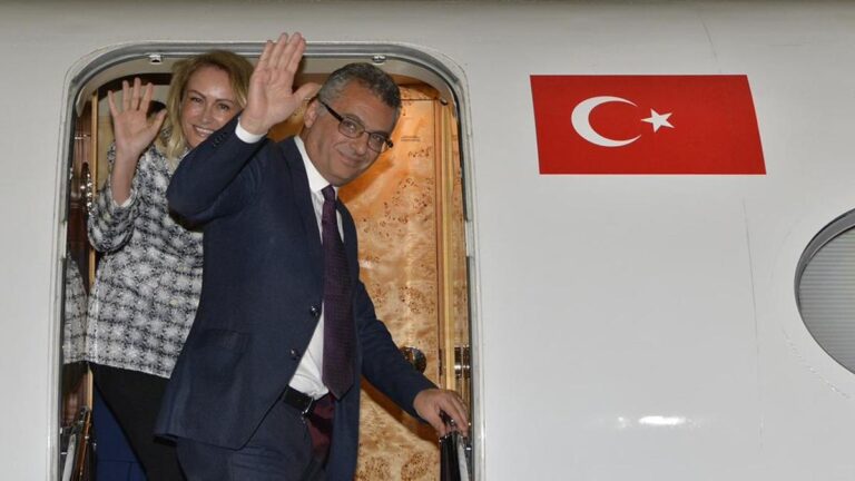 Le président de la RTCN, Erhürman, a quitté l'île pour effectuer sa première visite officielle en Turquie
