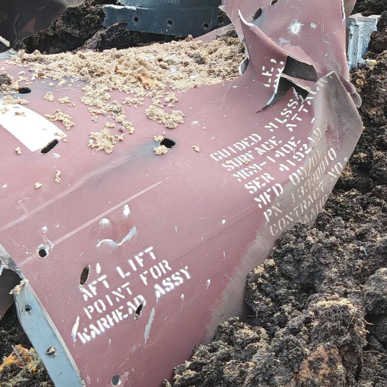 Un fragment de missiles ATACMS de fabrication américaine, qui ont été interceptés, selon le ministère russe de la Défense, se trouve dans une forêt dans un endroit non identifié de la région de Voronej, en Russie, sur cette image publiée le 19 novembre 2025. 