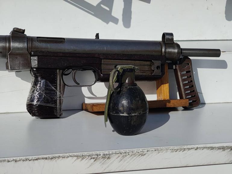 Un coup dur pour l’organisation criminelle des motards à Istanbul. La police a exposé les armes saisies