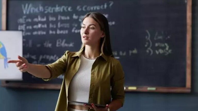 Quand est la fête des enseignants, est-ce un jour férié ? Quel jour tombe le 24 novembre, fête des enseignants en 2025 ?