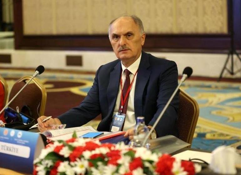 Cérémonie à la Grande Assemblée nationale turque pour l'ancien député décédé Cemal Öztürk