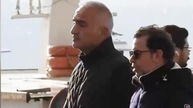 Le ministre Ersoy s'est promené sur la plage de Bebek