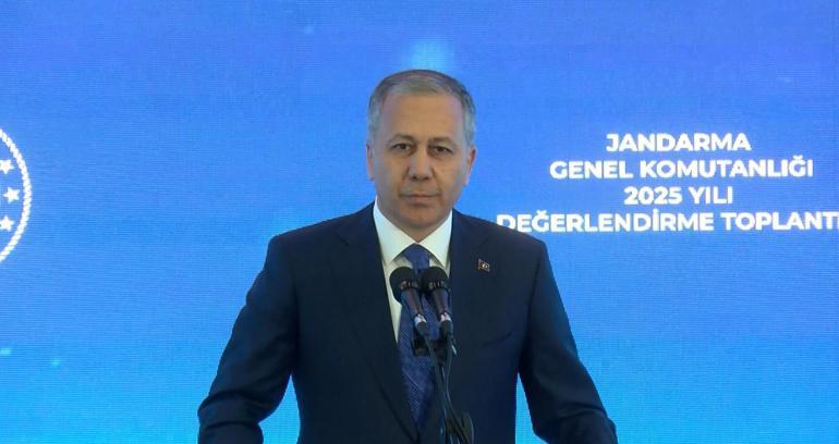 Le Ministre Yerlikaya a partagé les données pour 2025 : 103 membres d'organisations terroristes se sont rendus par persuasion