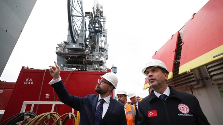 Le 6ème navire de forage part à Mersin