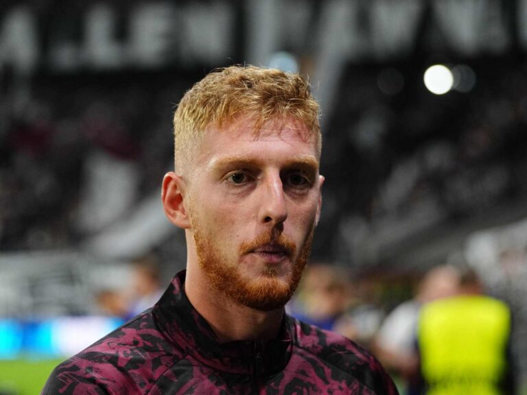 La Turquie emprisonne les footballeurs Baltaci et Yandas en attendant leur procès dans le cadre d'une enquête sur les paris