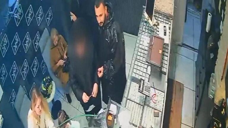 Il a volé l'or de sa femme et s'est enfui ! Le suspect a été surpris en train de se raser chez le coiffeur