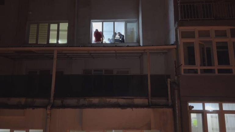 SALUT MIRACLE : Il est tombé du 8ème étage au 5ème étage de l'immeuble suivant