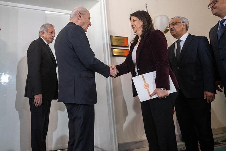 Dernières nouvelles : Visite de la délégation du parti DEM à Devlet Bahçeli : une base juridique est requise dans la 2ème étape