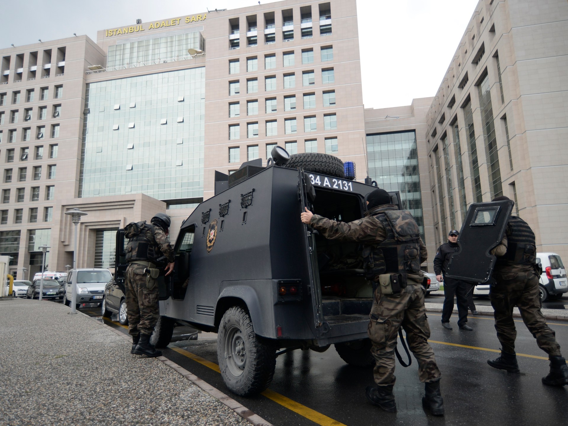 La Turquie arrête 115 suspects de l'EIIL qui, selon elle, prévoyaient des attaques pendant les vacances