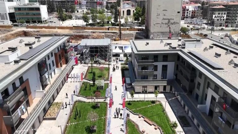 Le plus petit bénéficiaire de la zone sismique ! Un bébé de 3 ans a trouvé un abri contre le tremblement de terre