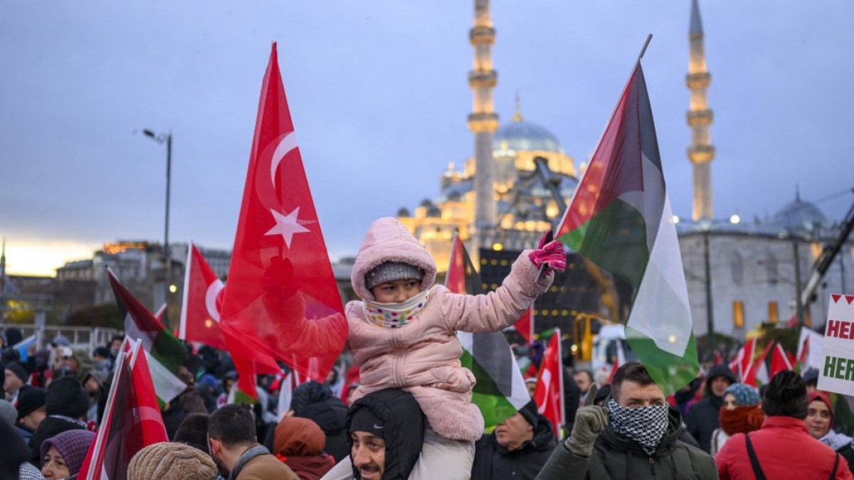 Des centaines de milliers de personnes défilent à Istanbul en solidarité avec Gaza