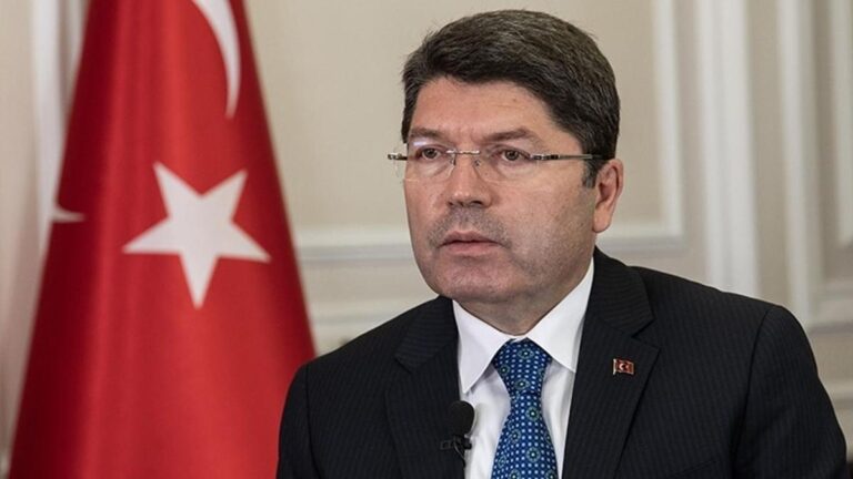 Le ministre de la Justice Tunç a rencontré la famille d'Atlas