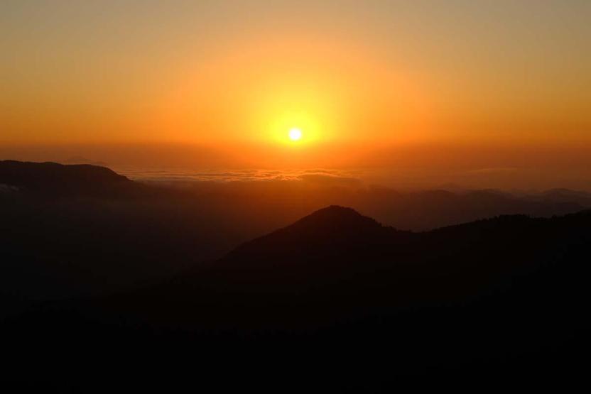 Vue mer de brouillard sur le plateau de Çetlüce, le paradis caché de Gümüşhane