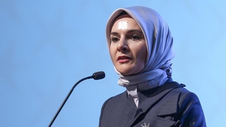 Partage du ministre Göktaş concernant l'utilisation des médias virtuels par les enfants