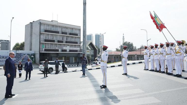 Président Erdoğan en Ethiopie : Accueilli par Abiy Ahmed lors d'une cérémonie officielle