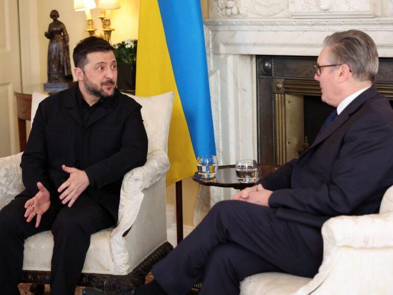 Starmer et Zelensky appellent à se concentrer sur l'Ukraine alors que la guerre en Iran détourne l'attention