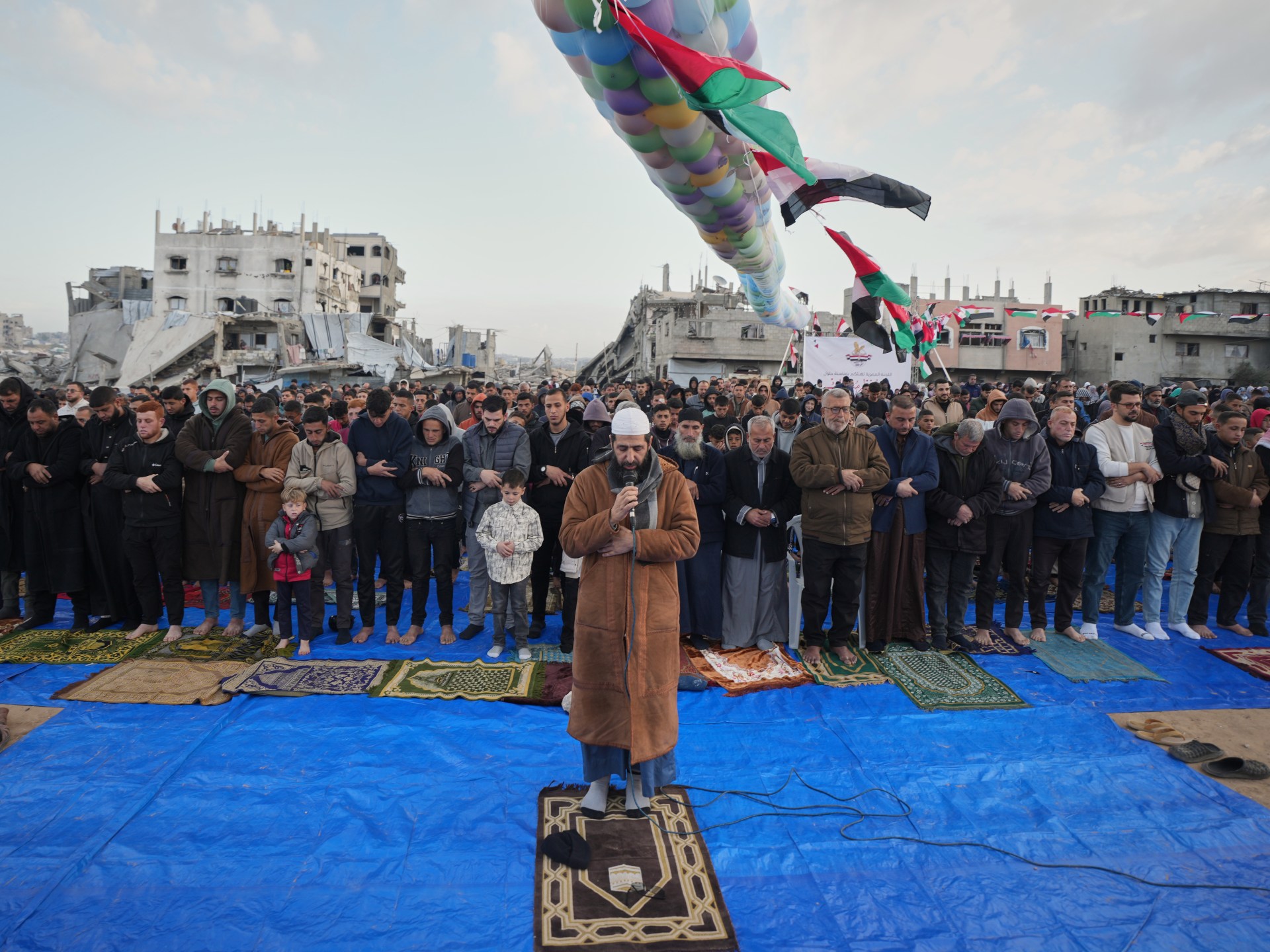 Les musulmans célèbrent l'Aïd al-Fitr dans le monde entier dans l'ombre de la guerre | Actualités religieuses