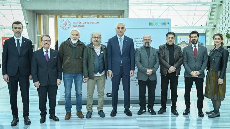 Le ministre de la Culture et du Tourisme Ersoy a visité l'exposition de la capitale Ankara