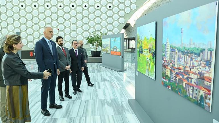 Le ministre de la Culture et du Tourisme Ersoy a visité l'exposition de la capitale Ankara