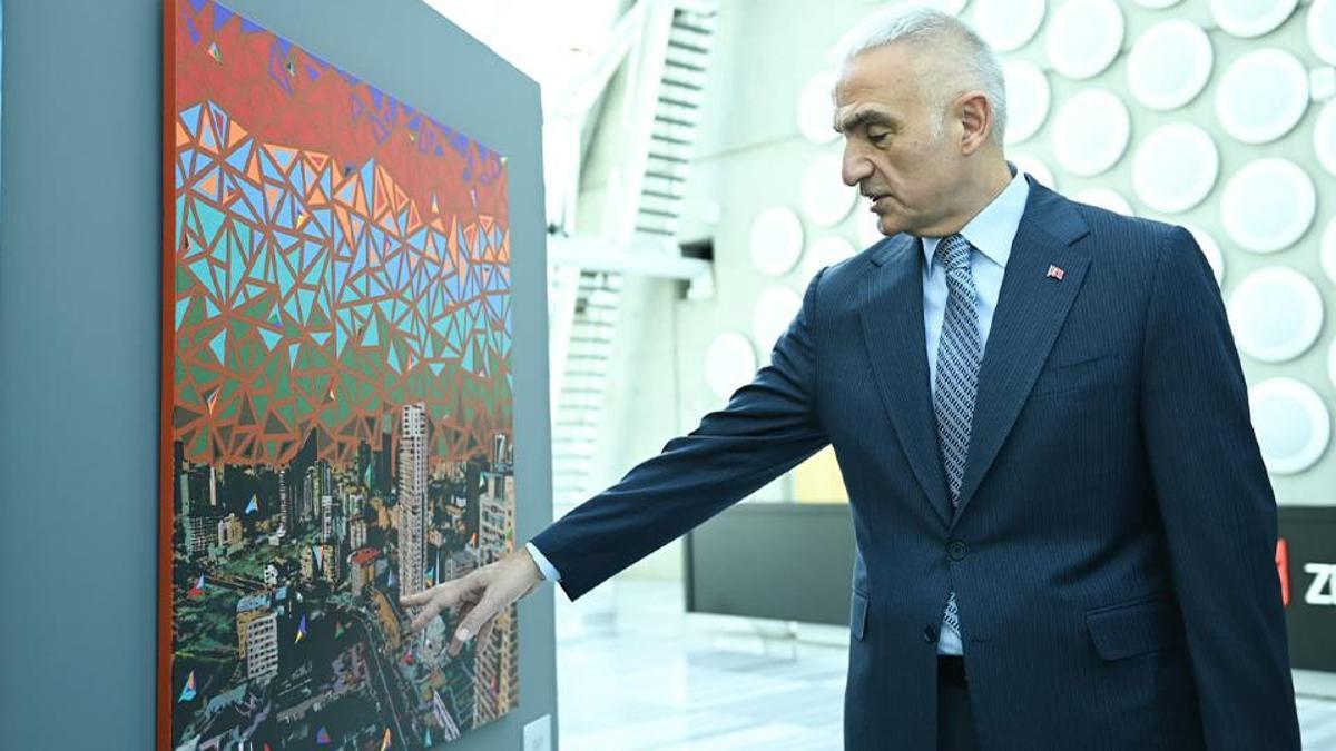 Le ministre de la Culture et du Tourisme Ersoy a visité l'exposition « Capitale Ankara »