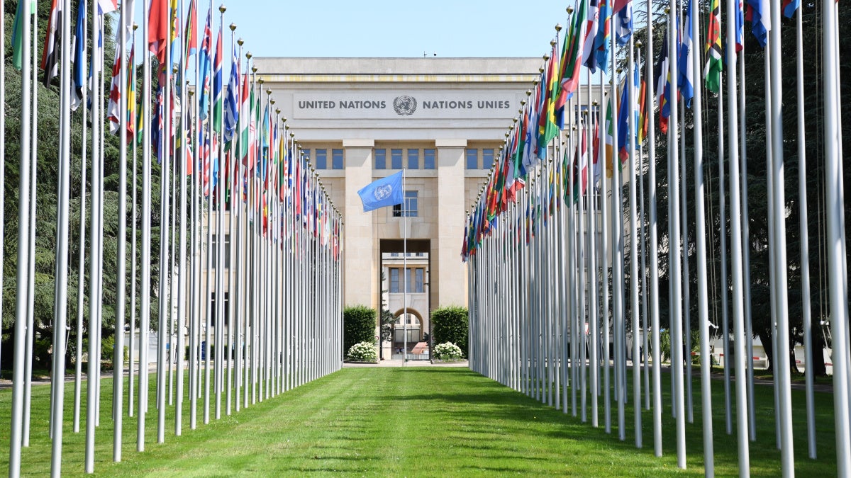 Annuler les restrictions et la répression des manifestations dans le monde