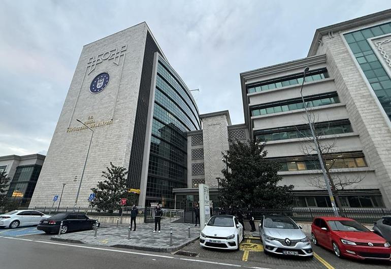 DERNIÈRES NOUVELLES... Le maire de la municipalité métropolitaine de Bursa, Mustafa Bozbey, a été arrêté