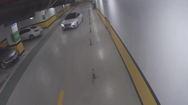 Ils ont dérivé sur le parking du centre commercial et ont été condamnés à une amende de 700 000 lires.