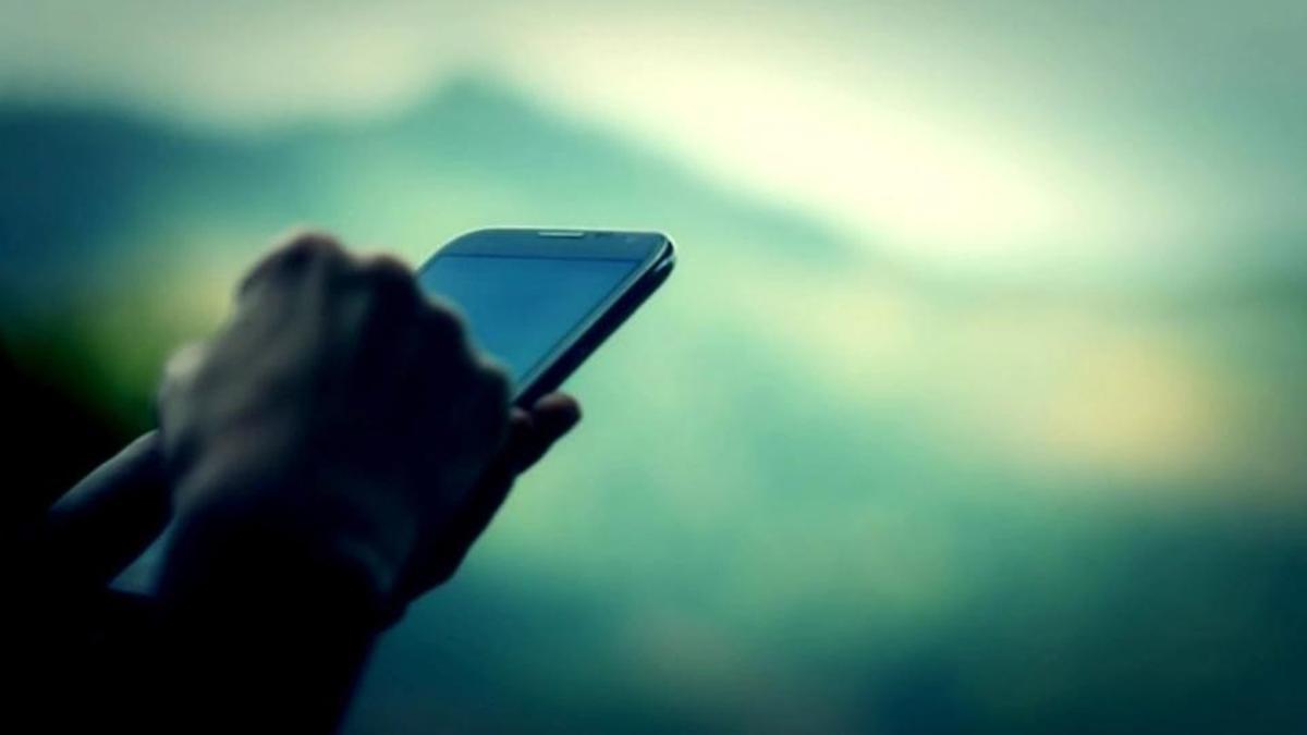 Comment la violence est-elle financée dans les médias virtuels ?