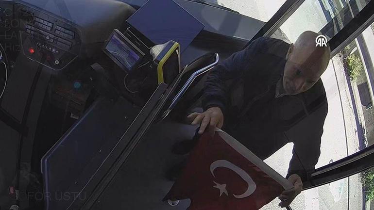 Il s'est arrêté lorsqu'il a vu le drapeau au sol : Comportement applaudi du conducteur