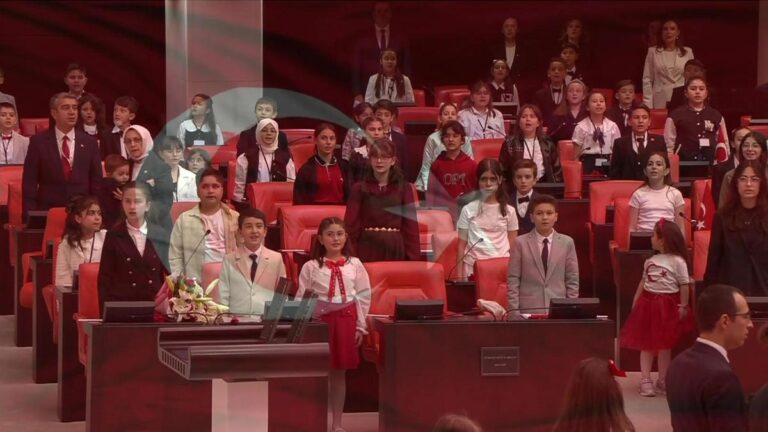 Session extraordinaire du 23 avril à la Grande Assemblée nationale turque | Le président du Parlement Kurtulmuş: la jeunesse turque sera un exemple pour l'humanité