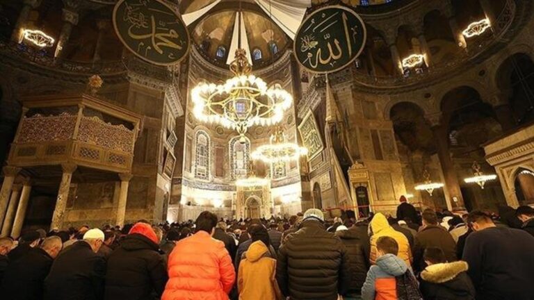 Publication du texte intégral du sermon du vendredi 8 mai 2026 : Appel significatif aux musulmans de Diyanet ! Quel est le sujet de la semaine ? Diyanet 8 mai 2026 Sermon du vendredi Télécharger le PDF Word !