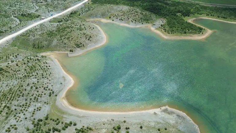 Le lac Sarıot asséché a repris vie avec les pluies