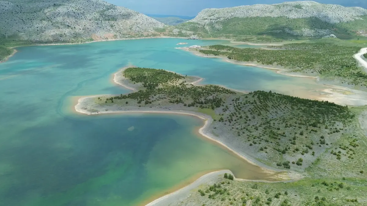 Le lac Sarıot asséché a repris vie avec les pluies
