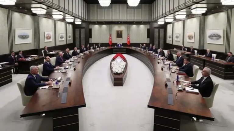 Le conseil des ministres a commencé : quels sont les sujets sur la table ?