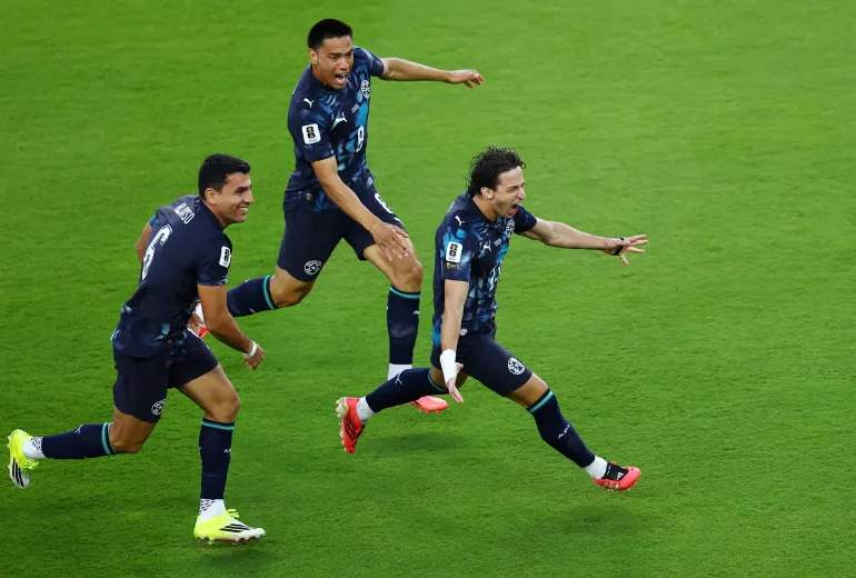 Football football - coupe du monde de la FIFA 2026 - Groupe D - Turquie / Paraguay - San Francisco Bay Area Stadium, Santa Clara, Californie, États-Unis - 19 juin 2026 Matias Galarza, du Paraguay, célèbre son premier but REUTERS/Eloisa Lopez IMAGES TPX DU JOUR