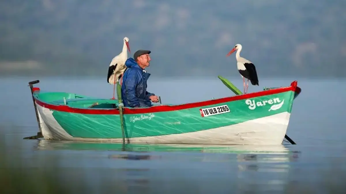 L'épouse de Yaren Stork, Nazlı, a débarqué sur le bateau du pêcheur Adem Yılmaz après 5 ans.